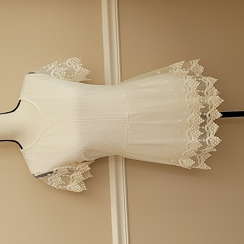 White lace top